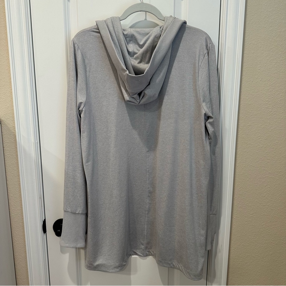 Athleta Uptempo Wrap - Picture 3 of 3